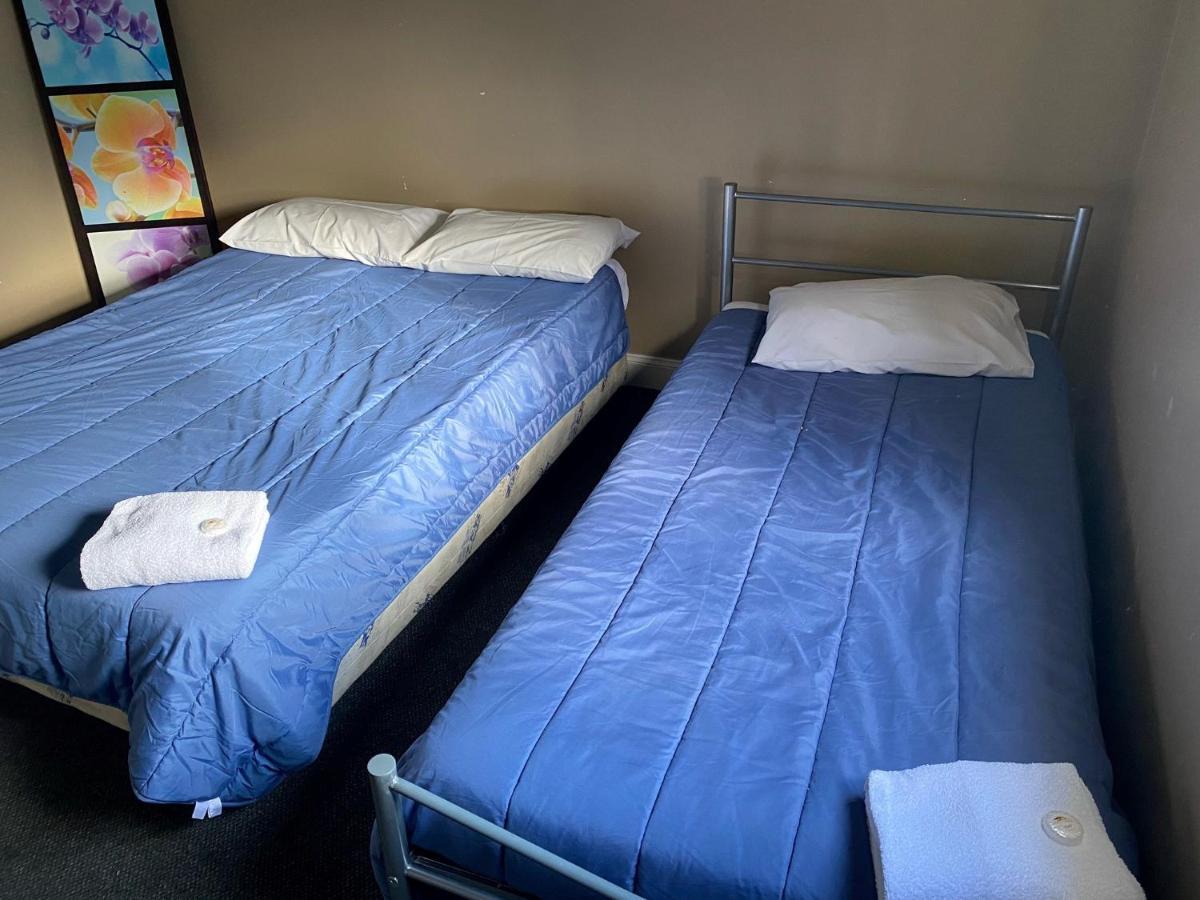 Australian Hotel Young Esterno foto